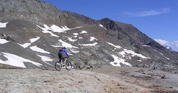 alped_huez_megavalanche_1 alped_huez_megavalanche_1